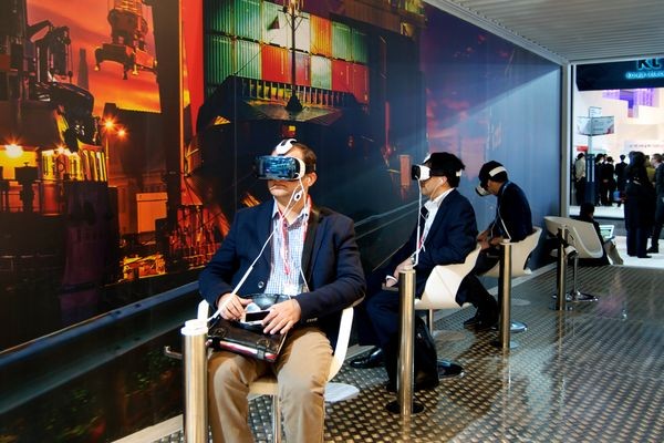 Google и Facebook вступили в борьбу за рынок виртуальной реальности