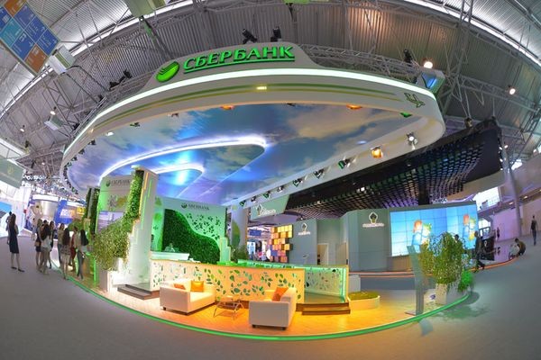 Сбербанк: чтобы остаться с клиентом на всю жизнь, надо начинать с молодежи