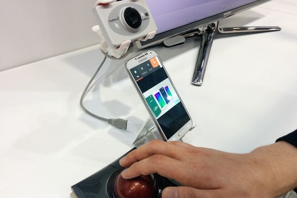 Приложение дает возможность пользоваться смартфоном парализованным