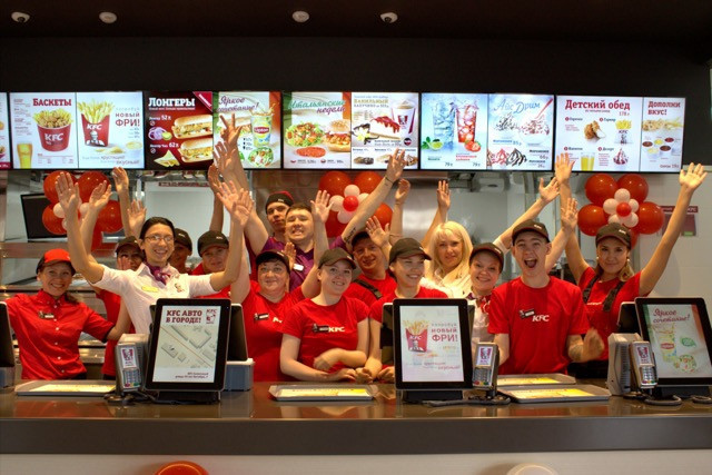 Сеть ресторанов KFC внедрили цифровые вывески на основе оборудования Samsung