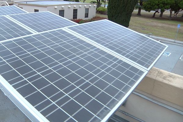 В НАСА выяснили, что дождь не очищает солнечные панели, а делает их еще грязнее