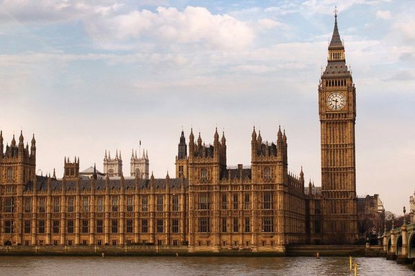 Британское правительство заключило новую сделку с Oracle