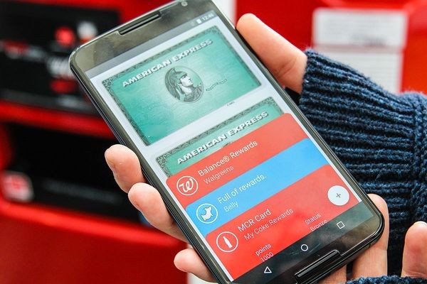 Google вводит в действие платежную систему Android Pay