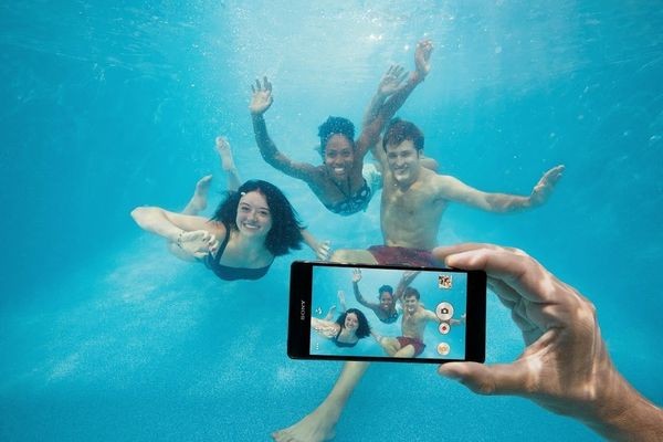 Sony: не пользуйтесь непромокаемыми смартфонами Xperia под водой