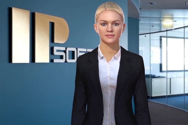 Amelia все больше похожа на человека