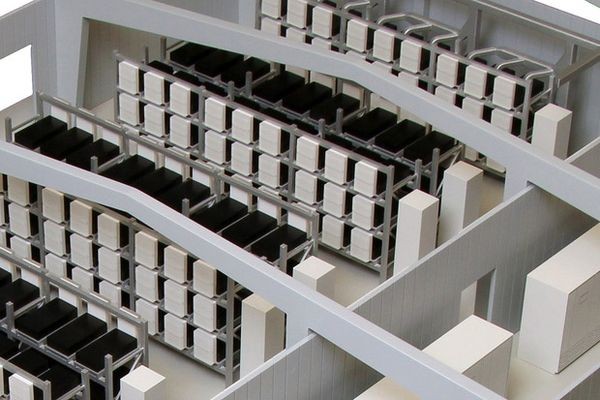 Daimler будет строить системы запасания энергии из отработанных батарей для электромобилей