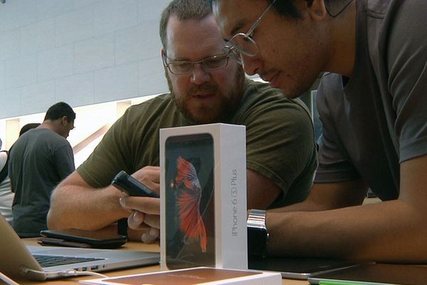 В 2018 году Apple планирует перейти на экраны из органических светодиодов