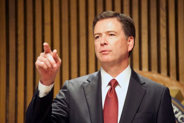 Директор ФБР вновь предложил обеспечивать доступ к зашифрованным переговорам