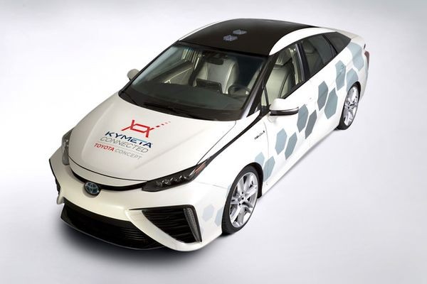 Автомобили Toyota смогут соединяться с Интернетом в любой точке земного шара