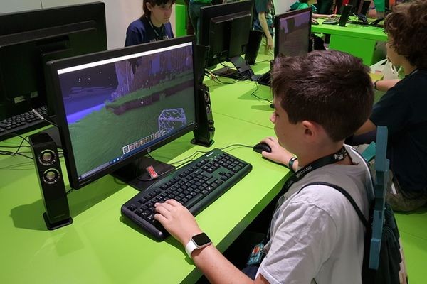 Microsoft готовит версию Minecraft для школ