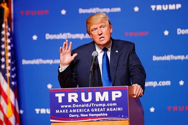 Дональд Трамп хочет заставить Apple перенести производство в США