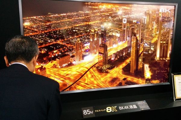 Foxconn предлагает 5 миллиардов за дисплейный бизнес Sharp