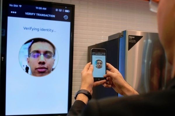 В Mastercard разрабатывают систему авторизации платежей с помощью селфи