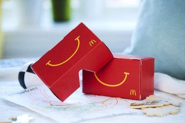 McDonalds предложил «хэппи мил» с очками виртуальной реальности