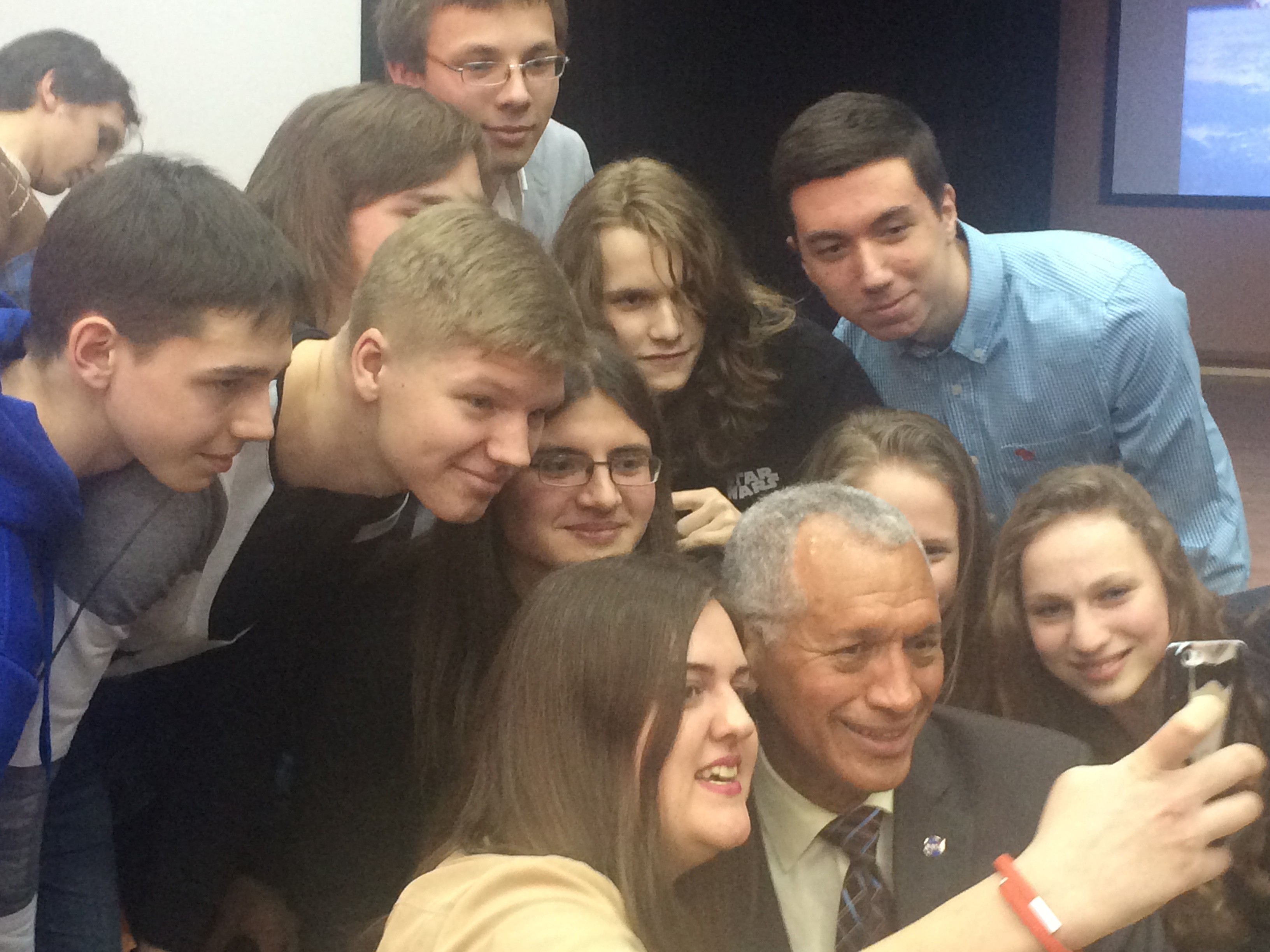 Глава НАСА посетил московскую школу