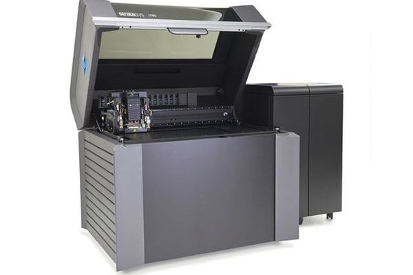 3D-принтер Stratasys свободно комбинирует цвета и пластмассы разных типов в одном изделии