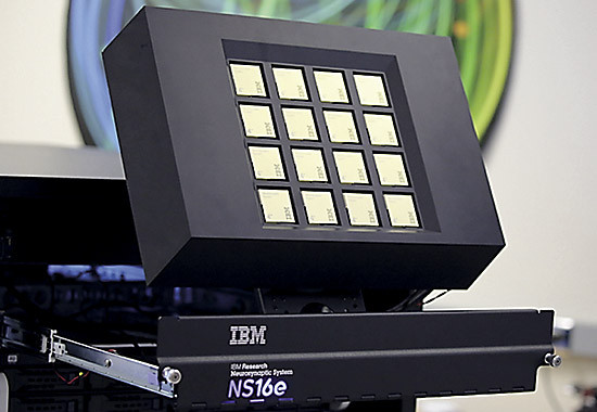 Искусственный мозг IBM стал крупнее