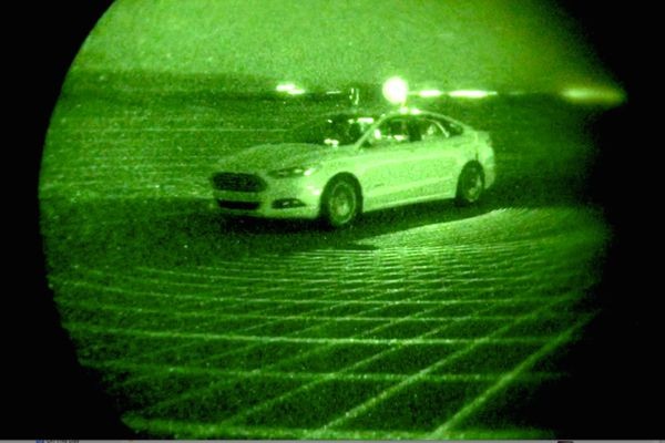Самоуправляемые автомобили Ford научились ездить в полной темноте