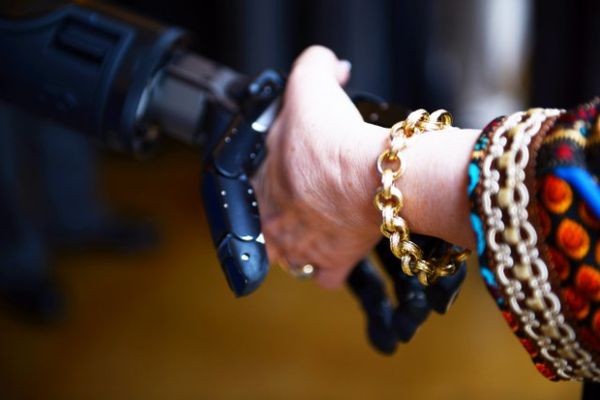 В Пентагоне создали протез, управляемый силой мысли