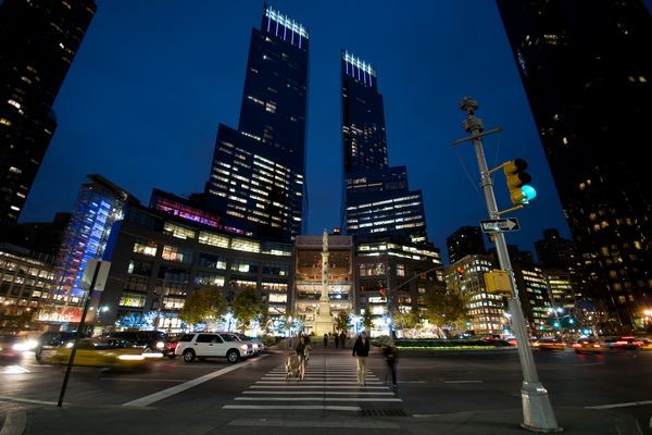 Apple намеревалась купить Time Warner