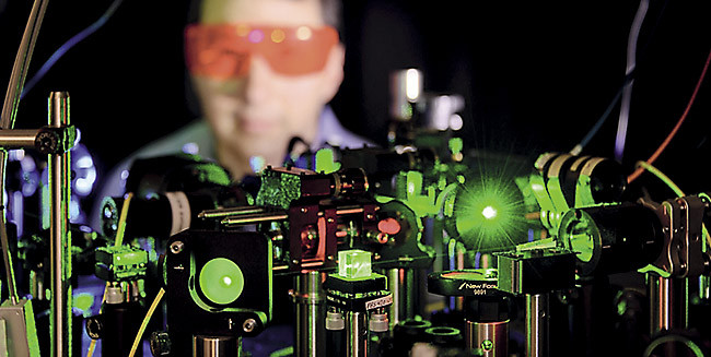 Со скоростью света