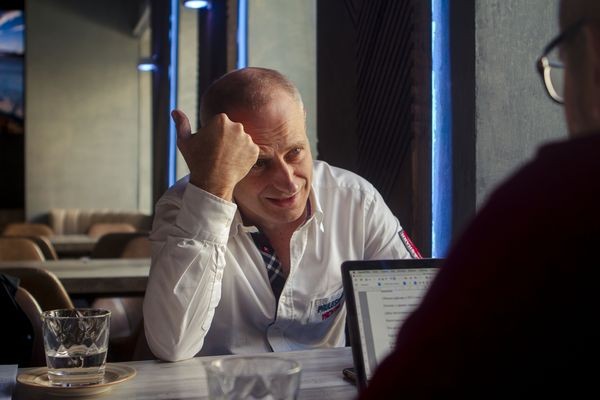 Действующие лица: Глеб Мишин