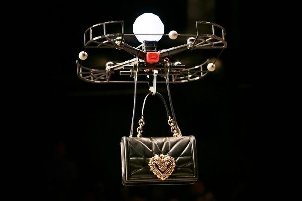 Дроны выходят на подиум вместо моделей