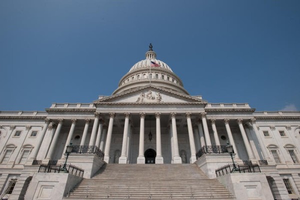 Конгрессмены против предложения Трампа о снятии санкций с ZTE