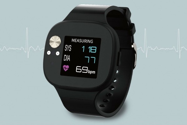 Computex: ASUS представила первые в мире часы с тонометром