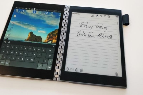 Intel продемонстрировала ПК будущего — электронный «молескин» с двумя экранами