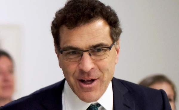 Вице-президент Facebook покинул свой пост