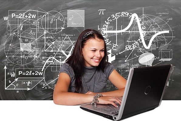 В российских школах могут исчезнуть бумажные учебники