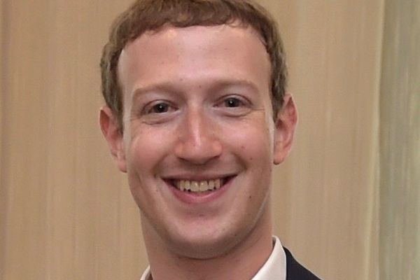 Инвесторы Facebook хотят сместить Цукерберга с должности