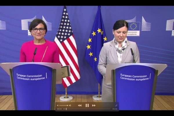 Европарламент требует приостановить действие договора о передаче личных данных между ЕС и США