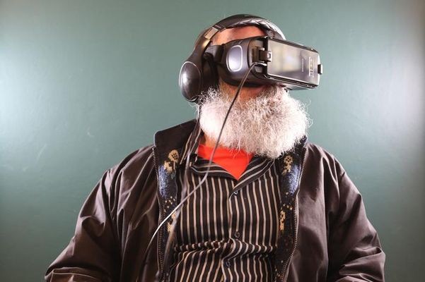 Samsung поможет страдающим от деменции погрузиться в виртуальную реальность