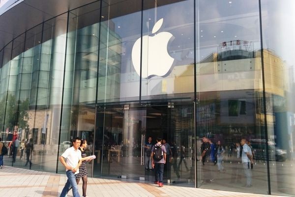 Apple вновь отчиталась о рекордных доходах за квартал