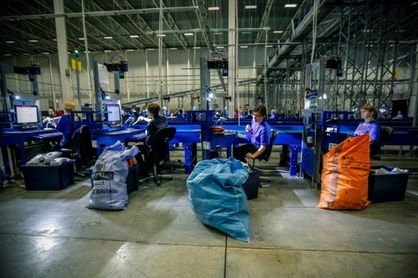 Логистический центр «Почты России» во Внуково заработал на полную мощность