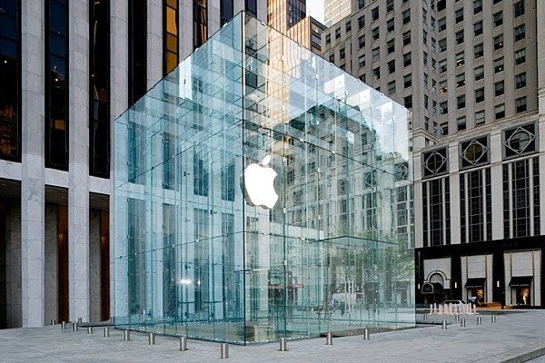 Капитализация Apple достигла триллиона долларов