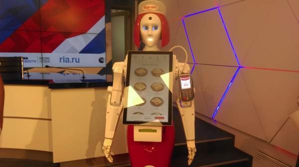 «Теремок» представил первого в мире робота-кассира