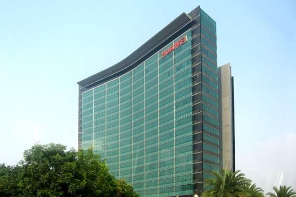 Huawei и «Сколково» будут совместно готовить ИТ-специалистов