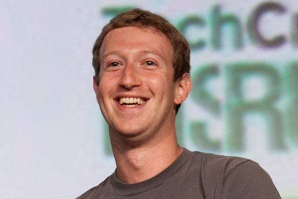 Цукерберг приказал топ-менеджерам Facebook пользоваться только смартфонами на Android