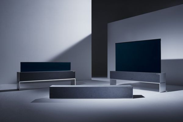 CES: OLED-телевизор LG сворачивается в рулон и прячется в ящик