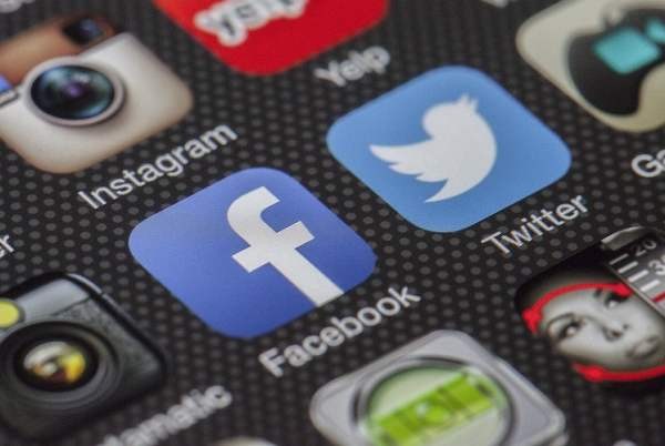 Роскомнадзор получил ответы от Facebook и Twitter на свои запросы