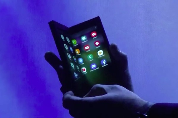 Смартфон Samsung со складным экраном, возможно, еще не готов к выпуску