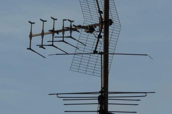 Для перехода на цифровое ТВ восстановят домовые антенны
