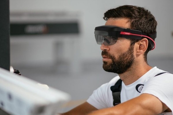Lenovo выпускает шлем дополненной реальности корпоративного класса