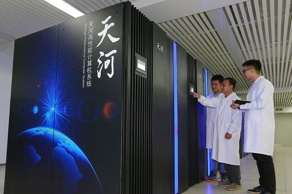 США объявили войну еще нескольким китайским технологическим компаниям