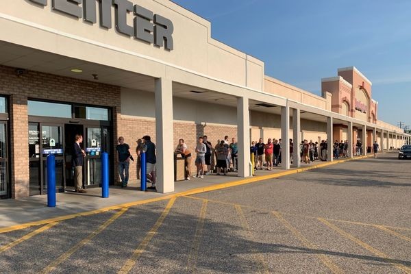 За процессорами AMD Ryzen 3000 выстраиваются очереди