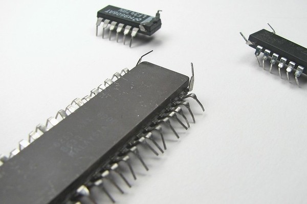 В процессорах Intel и AMD обнаружена новая уязвимость типа Spectre