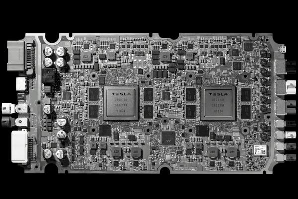 Процессоры Tesla для робомобилей оказались в 21 раз быстрее чипов Nvidia